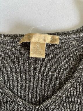 STUDIO 121  Gray V-Neck Linen and Cotton Top